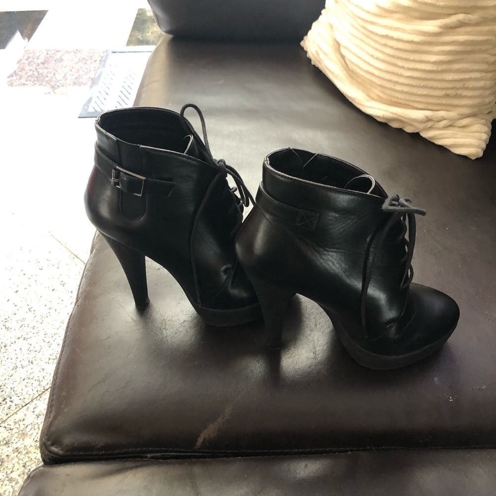 Boots - Picture 2 of 6